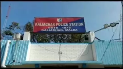 ইংরেজবাজার: ঘর ছাড়া 14 দিন ধরে, জালালপুরের কাপড় ব্যবসায়ী এবার স্বপরিবারে মৃত্যুর প্রার্থনা জেলা প্রশাসনের কাছে