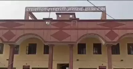 सासनी: सासनी क्षेत्र के गांव गुहाना में पड़ोसी से लड़ाई झगड़ा करने वाले अभियुक्त को पुलिस ने गिरफ्तार किया, शांतिभंग में चालान