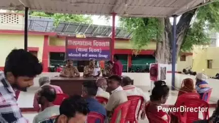 कर्वी: कोतवाली कर्वी में कोतवाली प्रभारी की अध्यक्षता में थाना दिवस पर लोगों की समस्याएं सुनी गईं