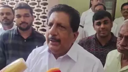 തൊടുപുഴ: കേരള കോൺഗ്രസ് പാർട്ടികളുടെ ലയനം അജണ്ടയിലില്ലെന്ന് മോൻസ് ജോസഫ് എം.എൽ.എ തൊടുപുഴയിൽ പറഞ്ഞു