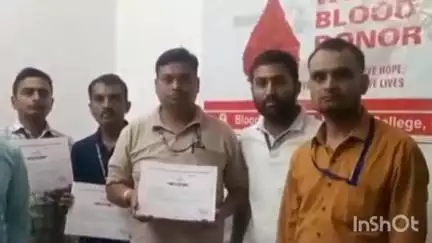 हुज़ूर: रीवा: संजय गांधी अस्पताल में आउटसोर्स कर्मियों ने फिर किया रक्तदान, इस बार 6 ने बढ़ाया कदम