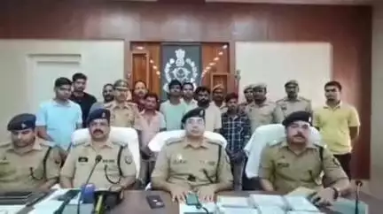पुलिस लाइन में एसएसपी डॉक्टर गौरव ने जनपद की तीन घटनाओं का किया खुलासा