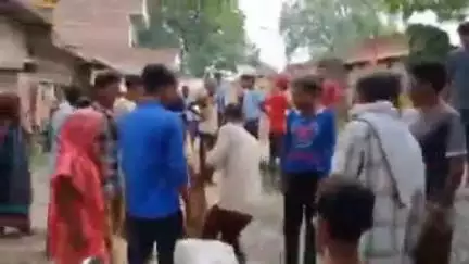 डलमऊ: जोहवा नटकी गांव में कुत्तों के दौड़ाने पर हिरन का बच्चा कुएं में गिरा, वन विभाग की टीम मौके पर पहुंची