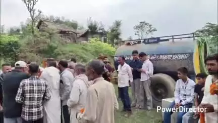 नाहन: विधायक अजय सोलंकी ने खेरवाला में दो प्रमुख संपर्क मार्गों का शिलान्यास किया, जनसभा में लोगों की समस्याएं भी सुनीं