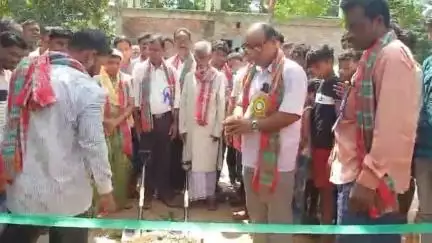শীতলকুচি: পেটলা নেপরা এলাকায় ছোট শালবাড়ী অঞ্চলের চারটি রাস্তার শুভ উদ্বোধন অনুষ্ঠিত হলো, উপস্থিত প্রধান