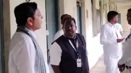 भंडारा: लाल बहादूर शास्त्री विद्यालय भंडारा येथे खासदार डॉ. पडोळे यांनी भेट देऊन शाळेची केली पाहणी