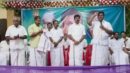 மானாமதுரை: 'அமமுக டூ அஇஅதிமுக' மானாமதுரையில் சட்டமன்ற உறுப்பினர் முன்னிலையில் 100க்கும் மேற்பட்டோர் அதிமுகவில் இணைந்தனர்
