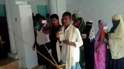 अस्थावां: अस्थावां नगर पंचायत के वार्ड संख्या 3 में शांतिपूर्वक उप चुनाव संपन्न, 64.54 प्रतिशत मतदान
