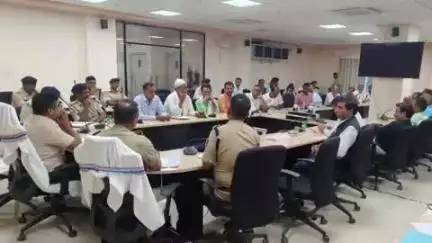 बिहार: स्मार्ट सिटी भवन के सभागार में मोहर्रम को लेकर एसडीओ की अध्यक्षता में शांति समिति की बैठक हुई