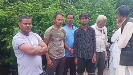 राठ: खड़ाखर मौजा में पहाड़ के अवैध खनन से बने तालाब नुमा गढ्ढे में पांचवें दिन मिला डूबे व्यक्ति संतोष रैकवार का शव