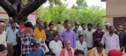 नौगांव: समाजवादी पार्टी के प्रदेश अध्यक्ष डॉ. मनोज यादव नौगांव के कुमार टोली पहुंचे