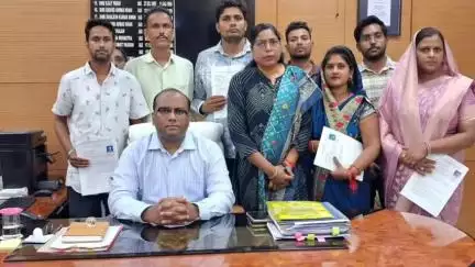 सिवान: जिला पदाधिकारी सिवान द्वारा आश्रितजनों को जनवितरण प्रणाली विक्रेता की नई अनुज्ञप्ति का वितरण