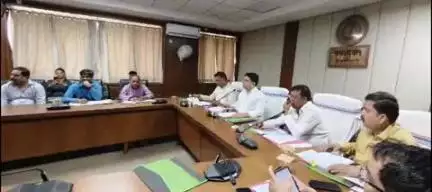 बरकागाँव: जिला प्रारंभिक शिक्षा समिति की बैठक में बड़कागांव विधायक रोशन लाल चौधरी बोले- बच्चों के भविष्य से खिलवाड़ ना हो