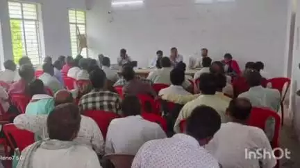 बखरी: बखरी अनुमंडल सभागार में मतदाता सूची पुनरीक्षण को लेकर बीएलओ का प्रशिक्षण कार्यक्रम