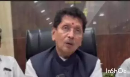 सावंतवाडी: माजी आम. वैभव नाईक काळजी करू नका, सिंधुरत्न योजना बंद होणार नाही : माजी मंत्री आम.दिपक केसरकर यांनी मांडली स्पष्ट भूमिका