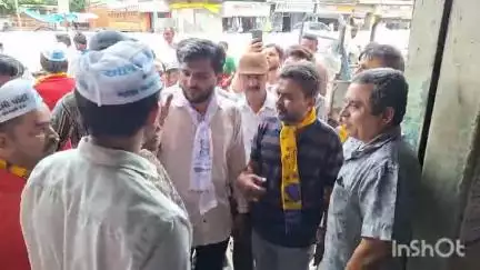 કેશોદ: ચારચોક માં ભારે વરસાદ ને લઈને અંડરબ્રિજ નું પાણી દુકાનો માં ઘૂસ્યું,aap પાર્ટી દ્વારા દુકાનો ની મુલાકાત લીધી#janasamasya