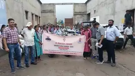 डूंगरपुर: बिलडी स्थित स्कूटी गोदाम पर 2022-23 की 105 स्कूटियों का किया गया वितरण