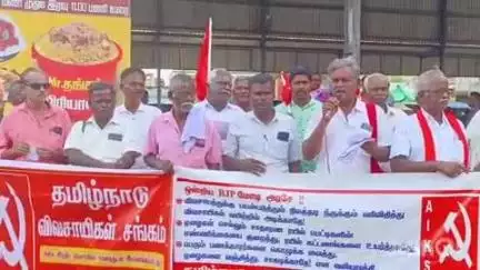 வாலாஜா: முத்துக்கடையில் மத்திய அரசை கண்டித்து தமிழ்நாடு விவசாயிகள் சங்கம் சார்பில் கண்டன ஆர்ப்பாட்டம் நடைபெற்றது