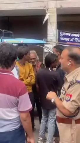 कानपुर: कर्नलगंज थाना क्षेत्र में डीसीपी सेंट्रल ने मोहर्रम के जुलूस में उपयोग होने वाले साउंड सिस्टम का किया निरीक्षण