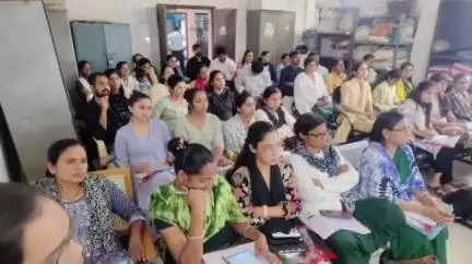 पाटी: पाटी में किशोर अनुकूल कार्यक्रम हेतु स्वास्थ्य कार्यकर्ताओं के लिए विशेष ओरिएंटेशन कार्यक्रम आयोजित