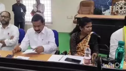 వినుకొండలో తొలి ఏకాదశి పండుగ ఏర్పాట్లపై నియోజకవర్గస్థాయి అధికారులతో సమీక్ష సమావేశం నిర్వహించిన :  ఎమ్మెల్యే జీవి