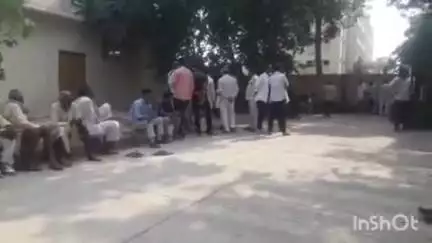 भाटपार रानी: बनकटा भाटपार रानी रेलवे ट्रैक पर मिला युवती का शव, पुलिस ने शव की पहचान कराई