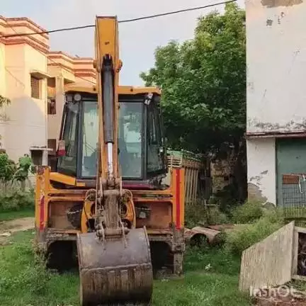 ऊंचाहार: बेहरामऊ गाँव में अवैध खनन में लिप्त जेसीबी मशीन को पुलिस ने किया ज़ब्त
