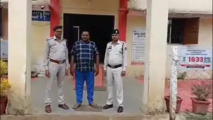 पामगढ़: पामगढ़ पुलिस को मिली सफलता, प्राणघातक हमला कर फरार आरोपी को किया गिरफ्तार, घटना में प्रयुक्त डंडा बरामद