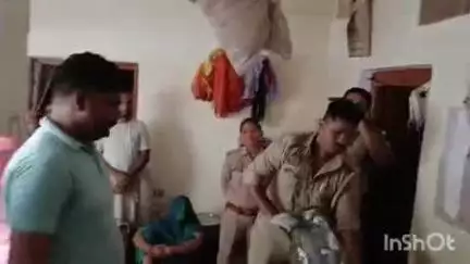 धनघटा: प्रजापतिपुर में संदिग्ध परिस्थितियों में महिला की हुई मौत, हत्या का आरोप लगाया गया