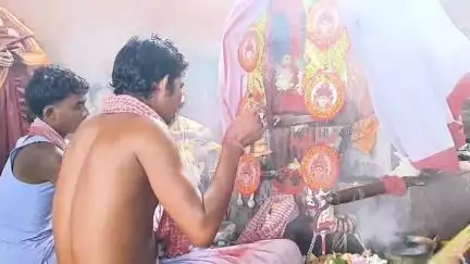 খয়রাশোল: রসা গ্রামে প্রাচীন ঐতিহ্যে মঙ্গলচণ্ডী পূজায় ভক্তদের ভিড়