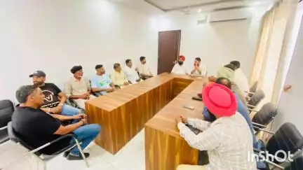 ਨਵਾਂਸ਼ਹਿਰ: ਵਿਧਾਇਕ ਸੰਤੋਸ਼ ਕਟਾਰੀਆਂ ਨੇ ਬਲਾਚੌਰ ਮੁੱਖ ਦਫ਼ਤਰ ਵਿਖੇ ਵਿਧਾਨ ਸਭਾ ਹਲਕਾ ਬਲਾਚੌਰ ਦੇ ਯੂਥ ਕਲੱਬਾਂ ਦੇ ਕੋਆਰਡੀਨੇਟਰਾਂ ਨਾਲ ਮੀਟਿੰਗ ਕੀਤੀ