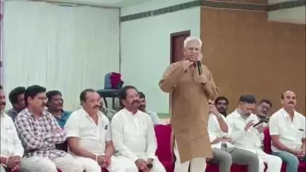 రాజమండ్రి సిటీ: రవాణా వాహనాల ఫిట్నెస్ ప్రైవేటీకరణ వెంటనే నిలిపివేయాలి : జేఏసీ సమావేశంలో మాజీ ఎంపీ ఉండవల్లి డిమాండ్