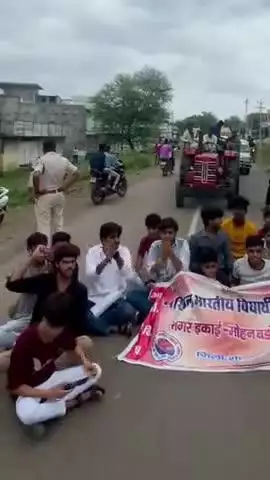 मोहन बड़ोदिया: मोहन बड़ोदिया में मांस की दुकानें हटवाने के लिए ABVP ने तहसीलदार और थाना प्रभारी को सौंपा ज्ञापन