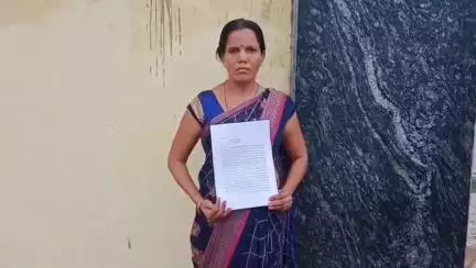 राठ: राठ क्षेत्र के अकौना गांव की निवासी महिला ने पति सहित अन्य ससुरालियों पर मारपीट करने का आरोप लगाया