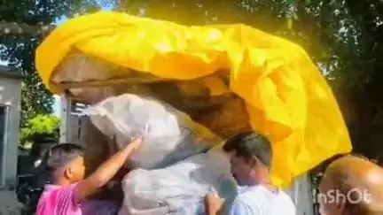 गोपालगंज: सिपाया गांव के पास पुलिस ने मैजिक पिकअप से कुरकुरे के अंदर छुपाई 866 लीटर शराब बरामद की, दो गिरफ्तार