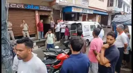 रामनगर: रानीखेत रोड पर स्थित ओम होटल में कार्यरत कर्मचारी की एक युवक ने की हत्या, घटना की जांच में जुटी पुलिस