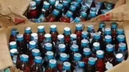 पीपलदा: अयाना पुलिस ने गश्त के दौरान लुहावद रोड पर गणेशपुरा मोड़ के पास 52 देशी शराब के पव्वों के साथ आरोपी को किया गिरफ्तार