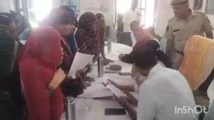 उनियारा: अलीगढ़ में आयोजित शिविर में जिला कलेक्टर ने लोगों की समस्याएं सुनीं