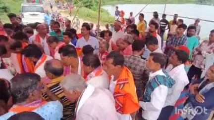 ସୋରଡା: ଆଜି ସୋରଡା ବିଧାୟକ ନୀଳମଣି ବିଶୋଇଙ୍କ ବେଲଗୁଣ୍ଠା ବ୍ଲକର ବିଭିନ୍ନ ପଞ୍ଚାୟତ ମାରାଥନ ଗ୍ରସ୍ତ,ସଡ଼କ ନିର୍ମାଣ ପାଇଁ କଲେ ଭିତ୍ତପ୍ରସ୍ତର ସ୍ଥାପନ