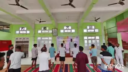 নাহৰকটীয়া: নাহৰকটীয়া ৰাধাকৃষ্ণ মিলন মন্দিৰত অনুষ্ঠিত হৈ থকা পুৰোহিত প্ৰশিক্ষণ কাৰ্যসূচীত অংশগ্ৰহণ কৰিলে বিধায়ক তেৰচ গোৱালাই