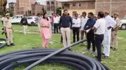 लंभुआ: डीएम कुमार हर्ष ने नगर पंचायत लम्भुआ में निर्माणाधीन पेयजल योजना का किया निरीक्षण