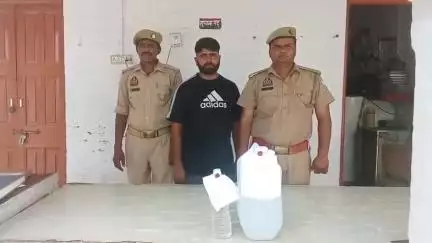 ऊन: खानपुर कला निवासी ग्रामीण को पुलिस ने अवैध कच्ची शराब के साथ किया गिरफ्तार, झिंझाना थाने पर दर्ज हुआ मुकदमा