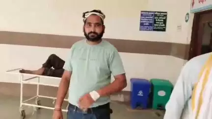 बुरहानपुर: बस स्टैंड पर बाइक पार्किंग को लेकर दो युवकों में खूनी संघर्ष, मारपीट में एक युवक घायल