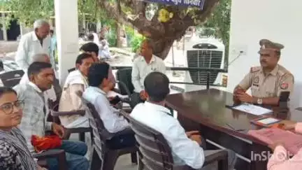 घिरोर: घिरोर थाना प्रभारी की अध्यक्षता में शनिवार को 2 बजे किया गया थाना समाधान दिवस का आयोजन