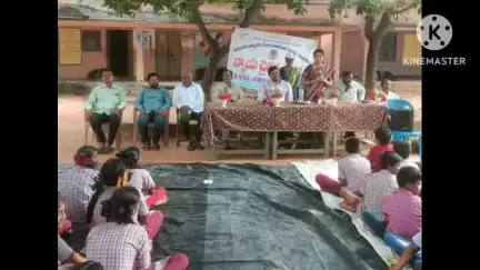 ఇల్లందు: అపరిచితి వ్యక్తులతో అప్రమత్తంగా ఉండాలి ఇల్లెందు జడ్జి దేవరపల్లి కీర్తి చంద్రిక రెడ్డి
