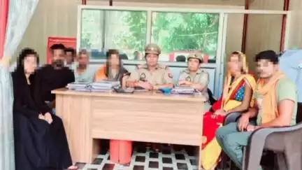 नवाबगंज: महिला थाना प्रभारी और महिला परामर्श केन्द्र की काउंसलिंग के बाद 4 दंपत्तियों को एक साथ रहने के लिए किया राजी