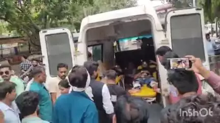 आरोन: गेहूं खेड़ा गांव: जमीनी विवाद में सरकारी शिक्षक की हत्या, बेटा और कर्मचारी घायल, पुलिस जांच में जुटी