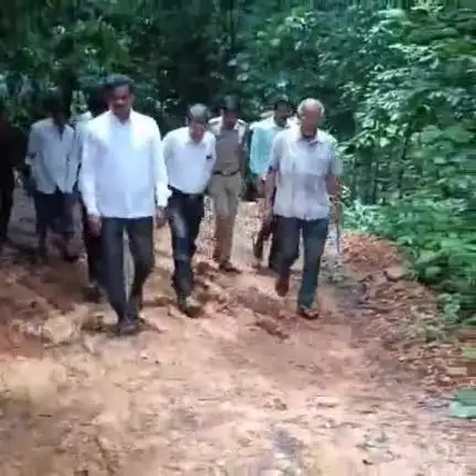 ಶಿರಸಿ: ಮತ್ತಿಘಟ್ಟ ಜಲಪಾತಕ್ಕೆ ಶಾಸಕ ಭೀಮಣ್ಣ ಭೇಟಿ : ನಾಪತ್ತೆಯಾದ ಯುವಕನ‌ ಹುಡುಕಾಟ ವೀಕ್ಷಣೆ