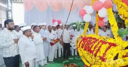 औसा: मांजरा परिवारातील मारुती महाराज साखर कारखान्याची यशस्वी वाटचाल,मिल रोलरचे माजी मंत्री दिलीपराव देशमुख यांच्या हस्ते पूजन