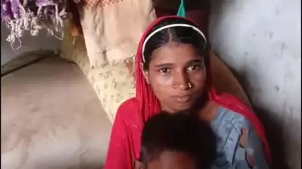 कुशलगढ़: सरकारी योजना से वंचित ललित ने जताई नाराजगी, चार माह के बच्चे के साथ सरकारी दफ्तरों के चक्कर काट रही है